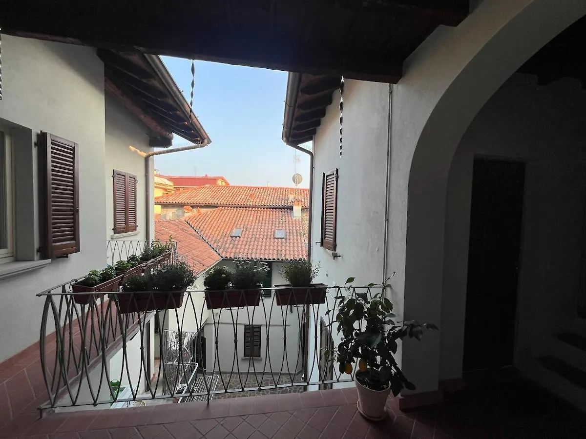 Two-Room Apartment In The Historic Center トレヴィーリオ